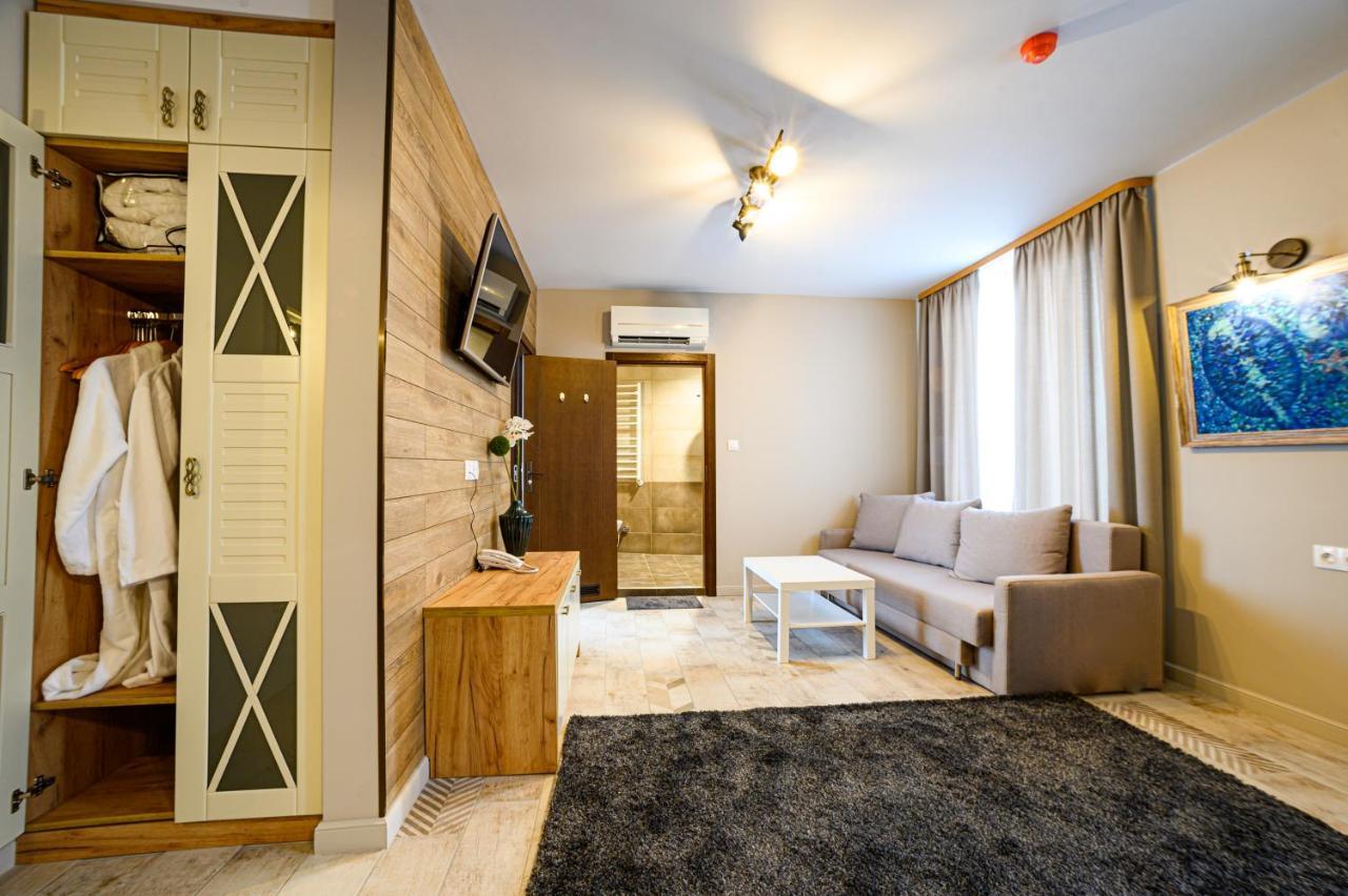 Antique Boutique Hotel Павел-Баня Экстерьер фото