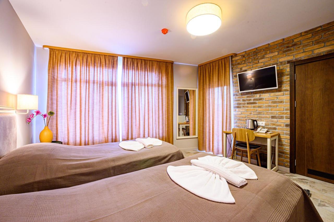 Antique Boutique Hotel Павел-Баня Экстерьер фото